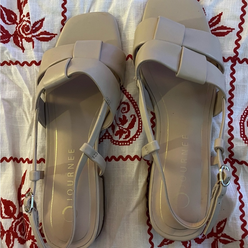 Journee Collection Women's Tan Sandals